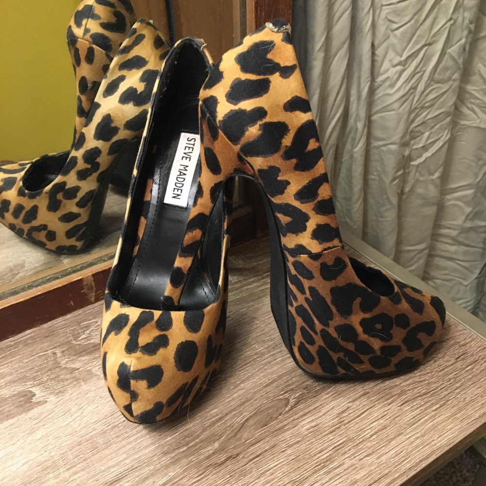 Steve Madden Sexy Leopard Print Stilettos!